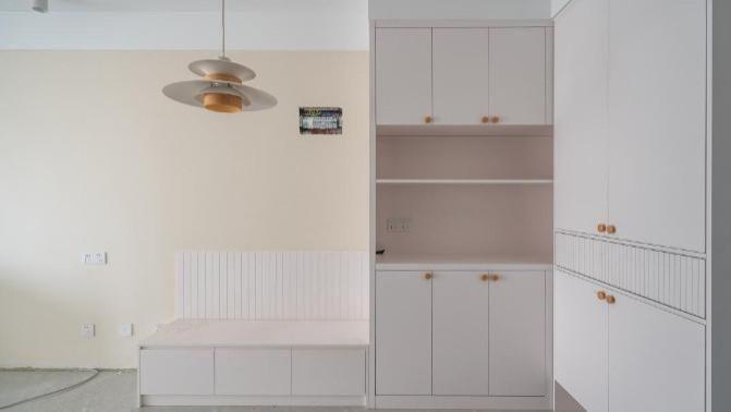 小户型装修，家里多设计几个组合柜，1柜2用真的实用，收纳翻倍