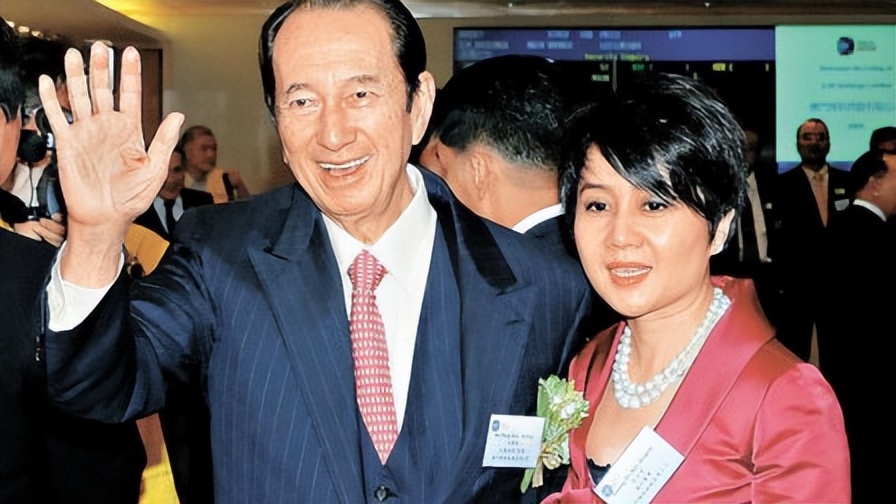 何超欣|“天选之女”何超欣：赌王最宠爱的女儿，活成了传统大家闺秀的模样