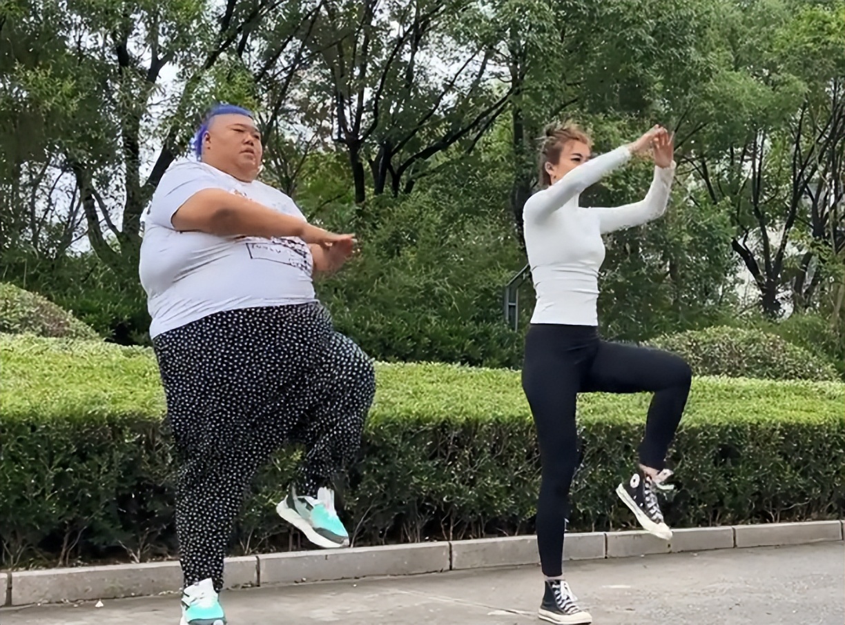 暴饮暴食 六百斤吃播博主胖猴仔：不到半年减掉两百斤，如今化身励志减肥博主