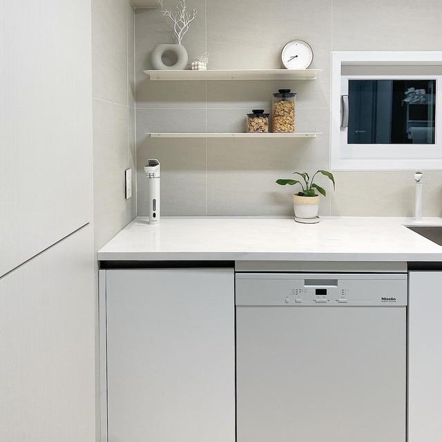 35岁韩国太太晒出新家：因家居布置而走红，干净清爽的样子超养眼