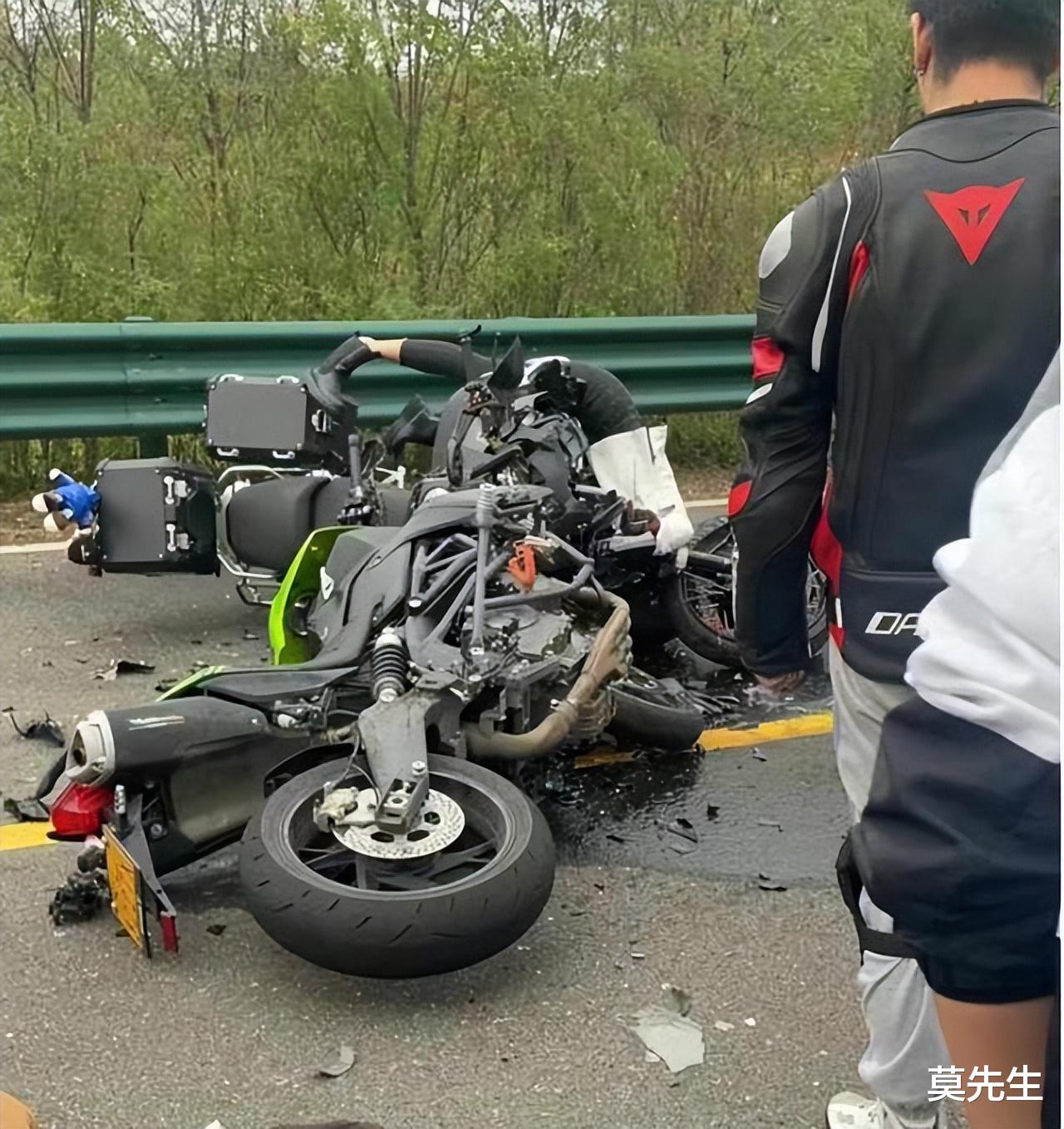 谢娜|国庆后娱乐圈依旧乱，张杰谢娜跳单事件后续，经纪人曝明星夫妻瓜