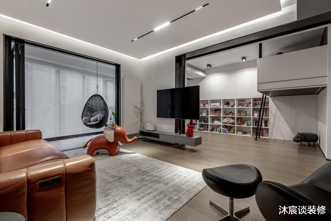 她家,多处可开可合式设计,还有树屋亲子区,温馨精致真让人喜欢