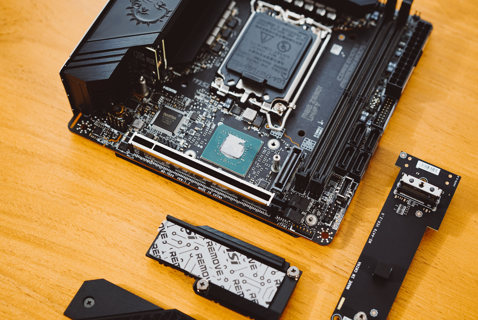 meg|暗黑系加持,12代平台超猛小钢炮!微星MEG Z690i UNIFY暗影图赏