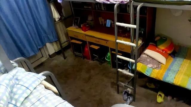 7名女高中生一夜间惨死宿舍内凶手是谁至今不明:1997年7女遇害案