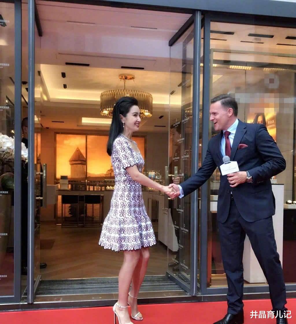 生图|20位中老年女星素颜照曝光,谁是真“美人”谁是“照骗”一目了然