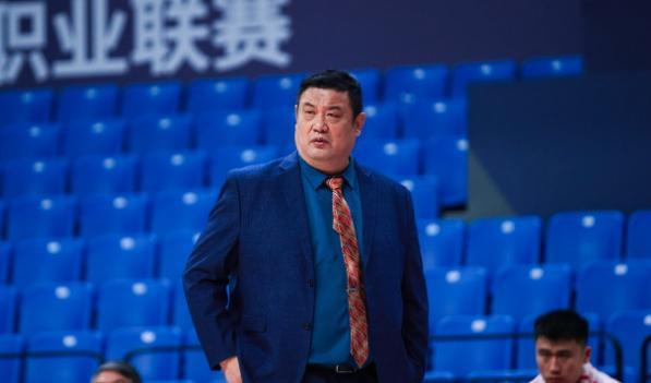 山东男篮|山东男篮正式更换主帅及大外援？山东高速效率太低了吧！