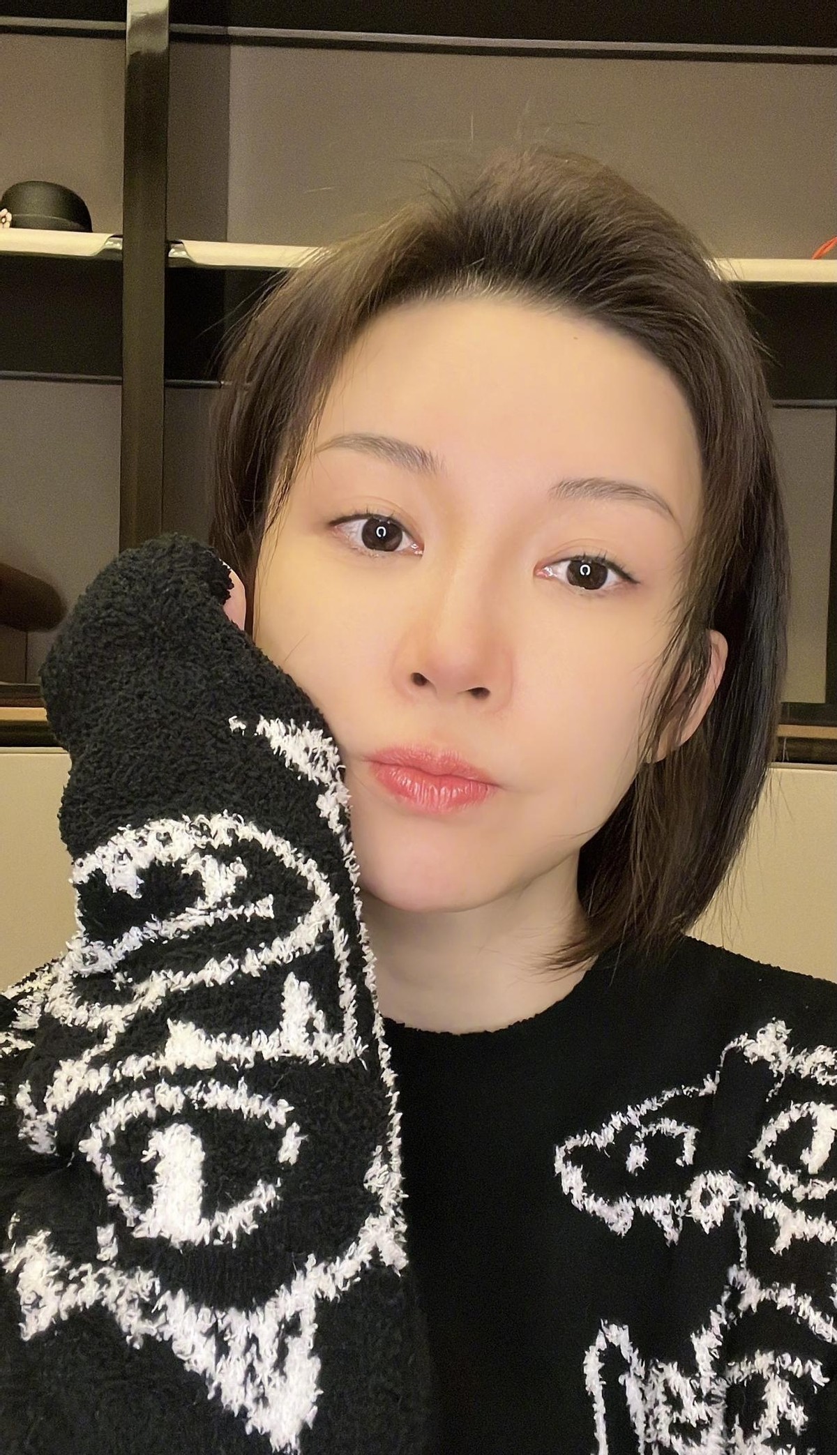 潘晓婷|潘晓婷近况:40岁身材傲人,辟谣花2千块买菜,粉丝1500万