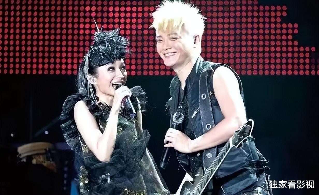 詹雯婷|飞儿前主唱入围金曲奖歌后,离开乐团4年后,单身3年的她想谈恋爱