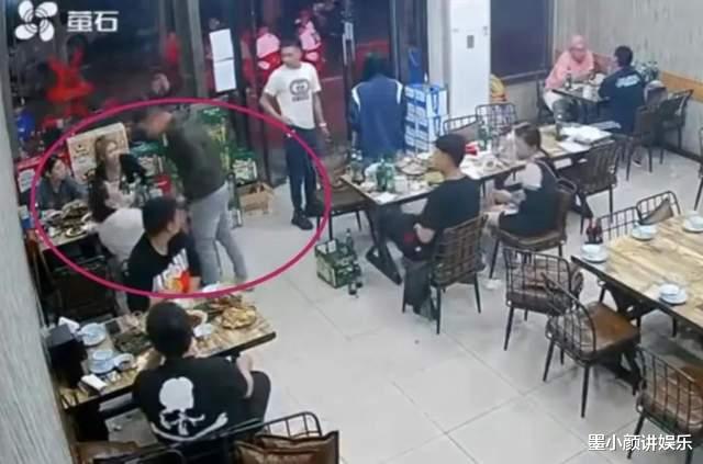 目击者还原唐山打人现场:被打女孩一直在哭泣,女客人吓得呕吐