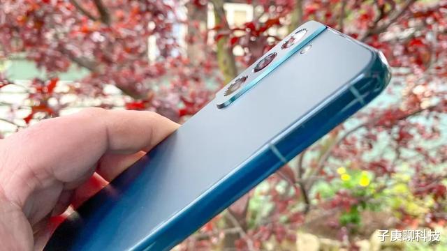 三星Galaxy|三星 Galaxy S22 与谷歌 Pixel 6：哪款安卓手机是顶级的？