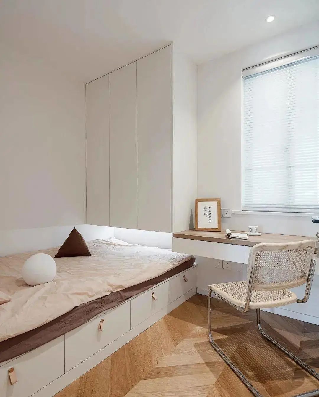 65㎡奇葩小户型大改造,这对小夫妻的家轻松完成逆袭!