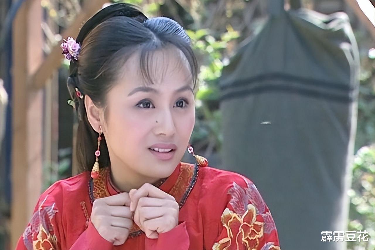 曹颖|“被遗忘的春晚主持人”曹颖,非科班出身,与董卿同框丝毫未输