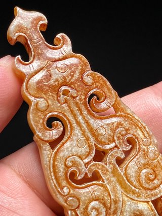 和田玉籽料|明以前 和田玉籽料 白玉沁色 龙纹 玉珮 挂件