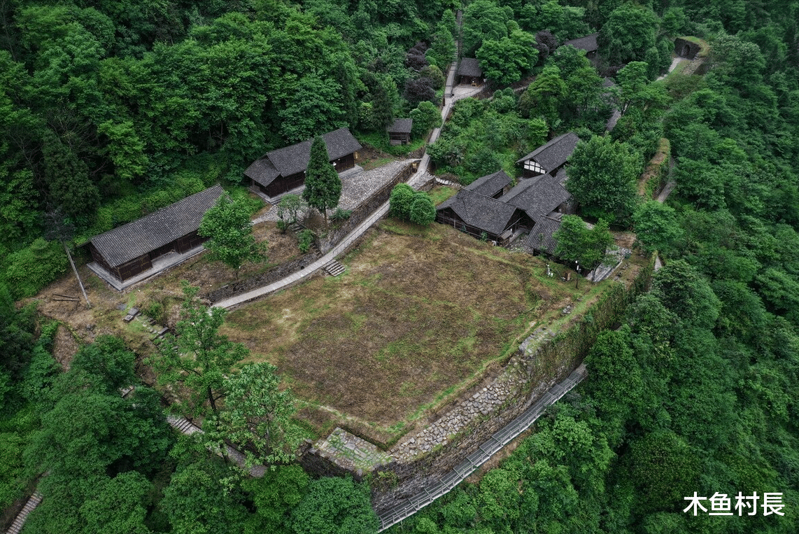 荷花|5处中国版马丘比丘,峭壁上的天险孤城,时间在这里仿佛停滞