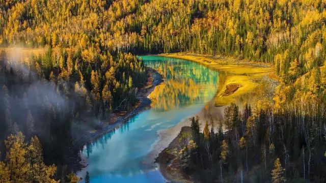 |喀纳斯的秋天刷爆朋友圈，简直令全国人民都羡慕坏了！