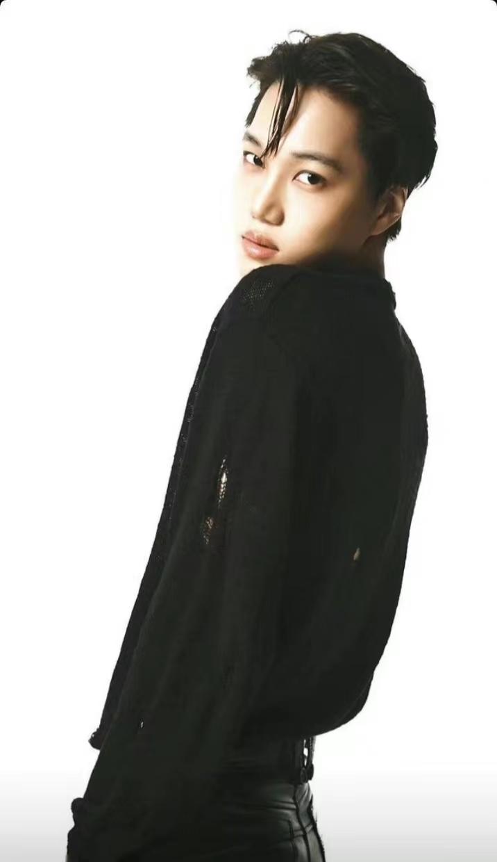 朴灿烈|EXO2023年台历曝光,六人合体颜值超高,朴灿烈缺席引起粉丝不满