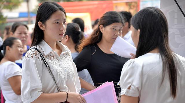 hr|女子上班第一天被安排扫厕所,次日辞职后要工资,HR你没创造价值