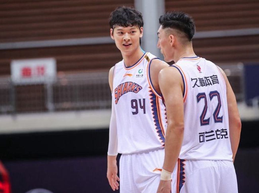 上海男篮|15次助攻！15次助攻！上海男篮捡到宝，李春江欲打造“小赵继伟”