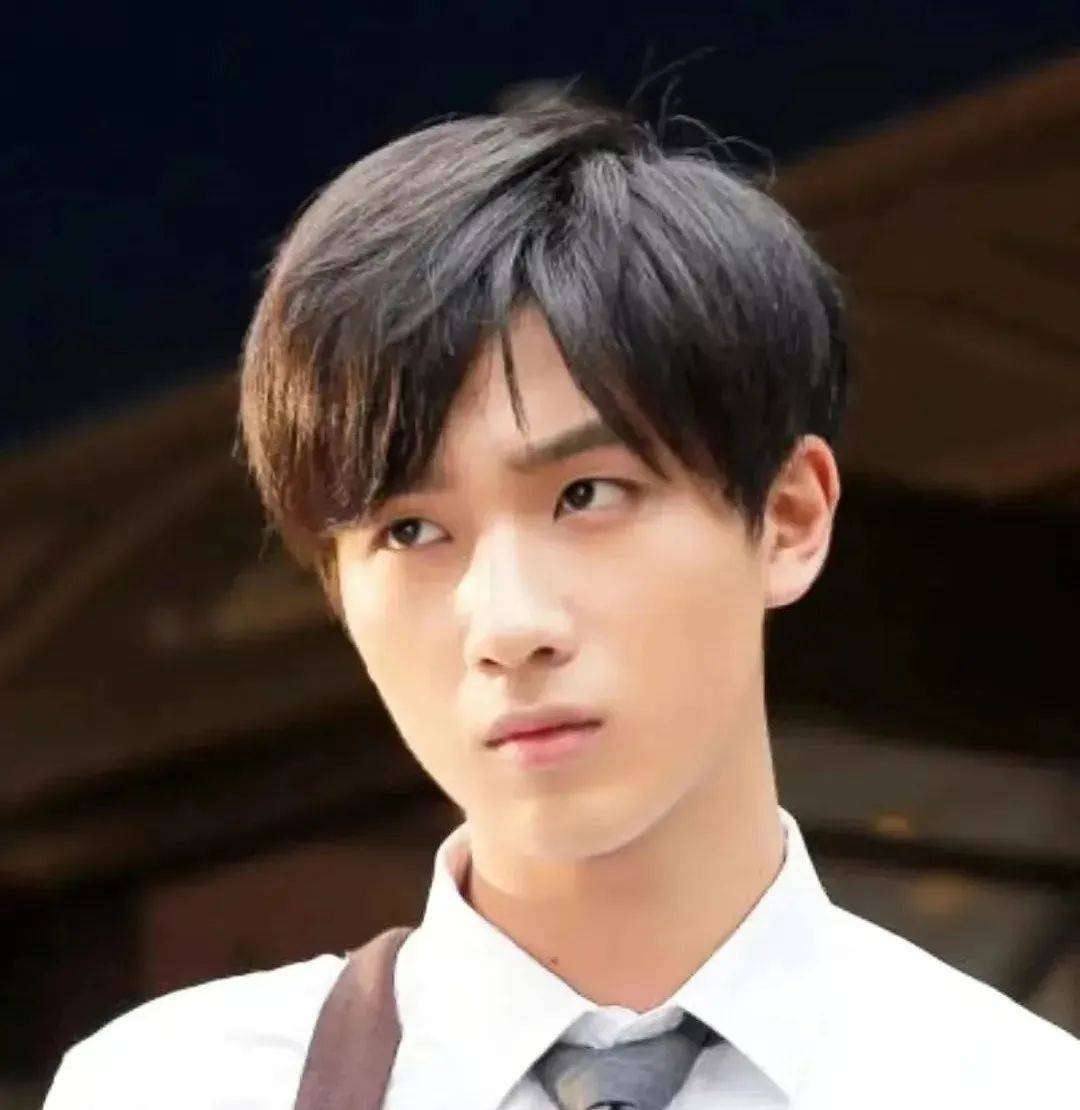 |一个帅气，一个“土”气，这6组男星长相相似，气质却差太多了