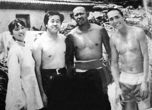 那英|那英深夜晒照怀念老友，一张照片全是巨星！还有哪些绝版照片？