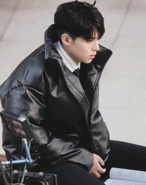 |陈钰琪带来一部悬疑爱情剧，化身职场白领，坐拥两大男神