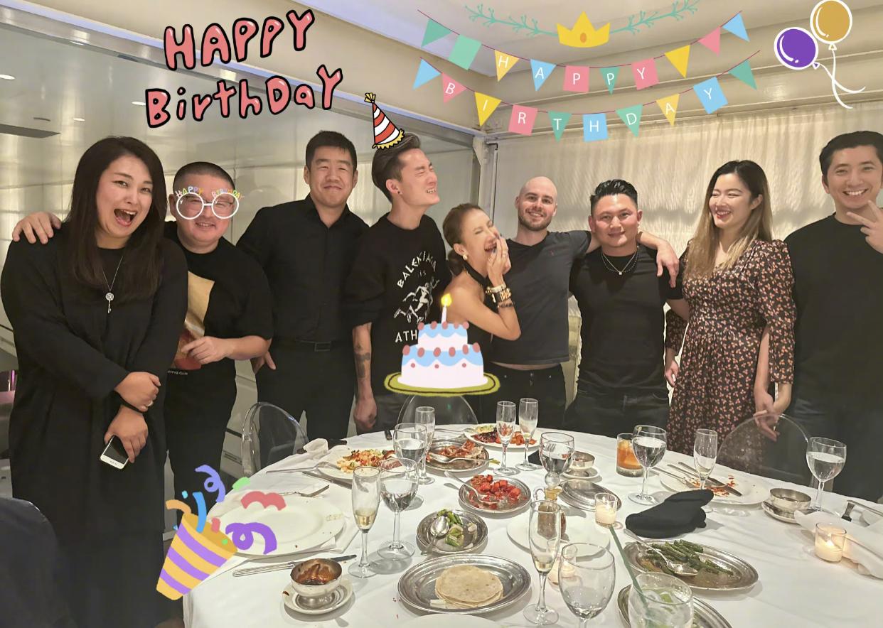 李玟|47岁李玟再传婚变！与年轻小鲜肉贴身合影，举止亲密胜过情侣