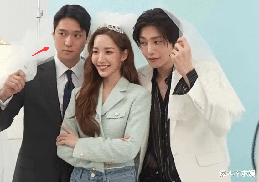 那英|36岁朴敏英新剧瘦脱相，被吐槽老了10岁，和“金秘书”时判若两人