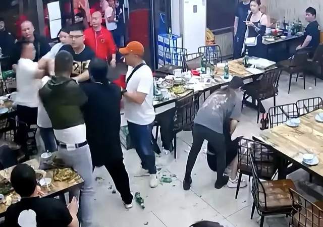唐山事件中,被打女子踩中3条“雷区”,女孩是时候注意了