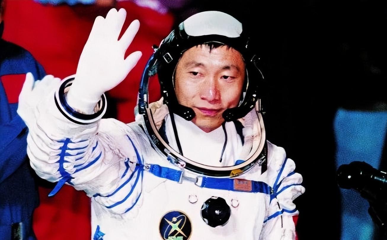 宇航员屡屡看到幻觉,是真的还是假的?浩瀚宇宙真的有魔力?