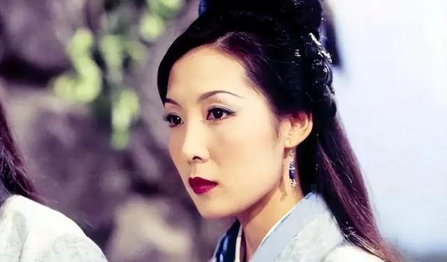 吴美珩|吴美珩携15岁女儿逛街，50岁气质仍出众，嫁百亿富豪婚后生活幸福