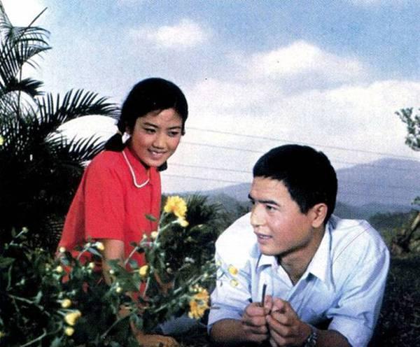 李秀明|双料影后李秀明：离婚后站柜台，人生起伏有点大