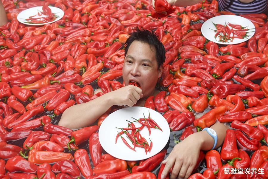 肠胃很娇嫩,尽量少刺激,?我们在吃辣椒时要理性