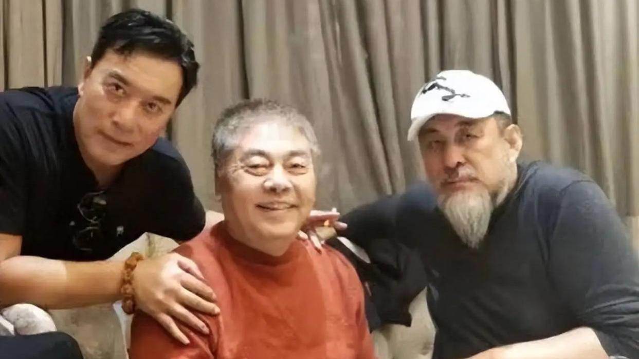 关羽|“张飞”随“关羽”逝去，同年同月死，剧里剧外情义让人感佩唏嘘