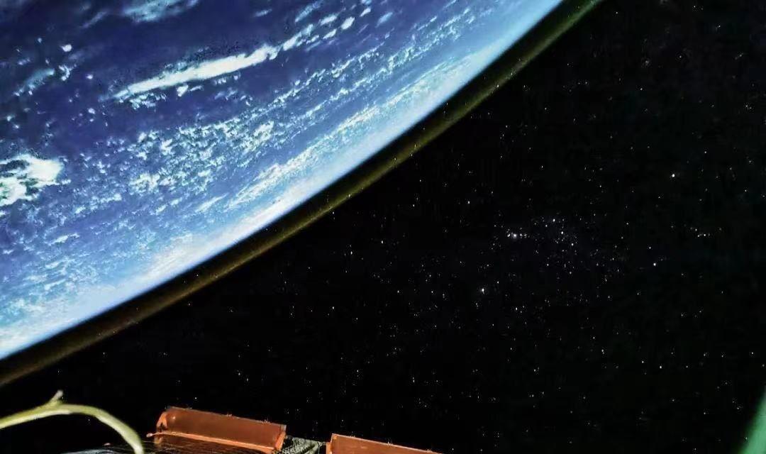 太壮观了!我国空间站三舱组合体动图欣赏,用手机也能拍出真我
