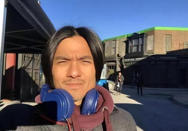 冯德伦|48岁的冯德伦，已是黄面白须、双鬓斑白！