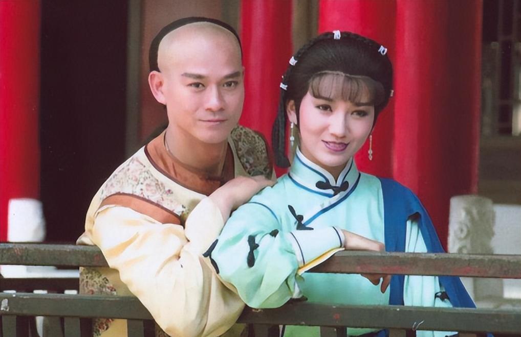 |不老女神是假的,皱纹横生、干瘪松弛、脸僵肿胀,全靠滤镜和修图!