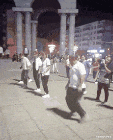 “相亲时女生带全家5口人来吃牛排！我逃单了！”结局引起舒适...