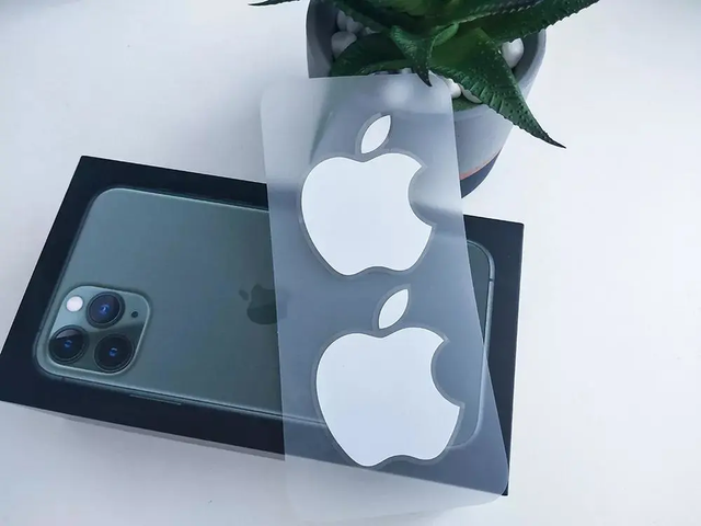 苹果|iPhone 包装盒里面为何有两张贴纸？用了多年苹果的你未必知道