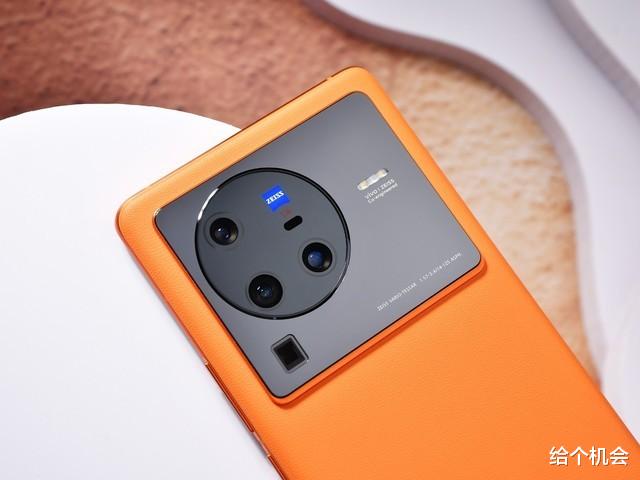 智商税|为什么有的手机只要一两千，有的却要五六千?？真的是在交智商税吗