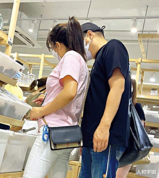 关晓彤|阮兆祥：与女友相处20年不婚不育，有30年红颜知己，彼此和睦相处