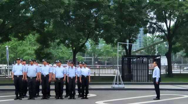 通缉犯大胆藏上海,一无所有成亿万富翁,被捕时请求用3000万赎罪