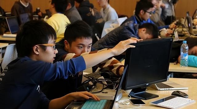 清华大学|清华学生毕业后都去哪了？体制内占大半，还有1个被称神仙单位