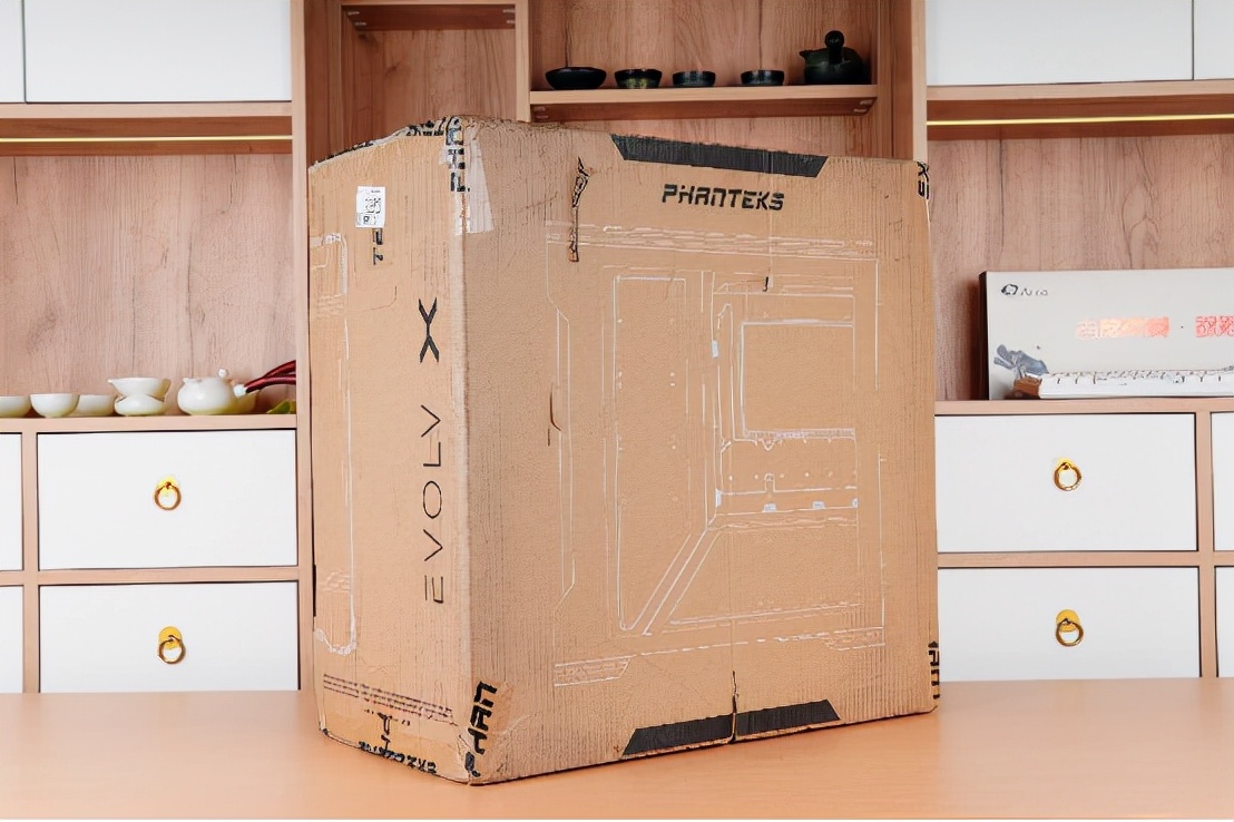 机箱|新的一年新的归来，追风者(PHANTEKS) PK518幻影白新色鉴赏