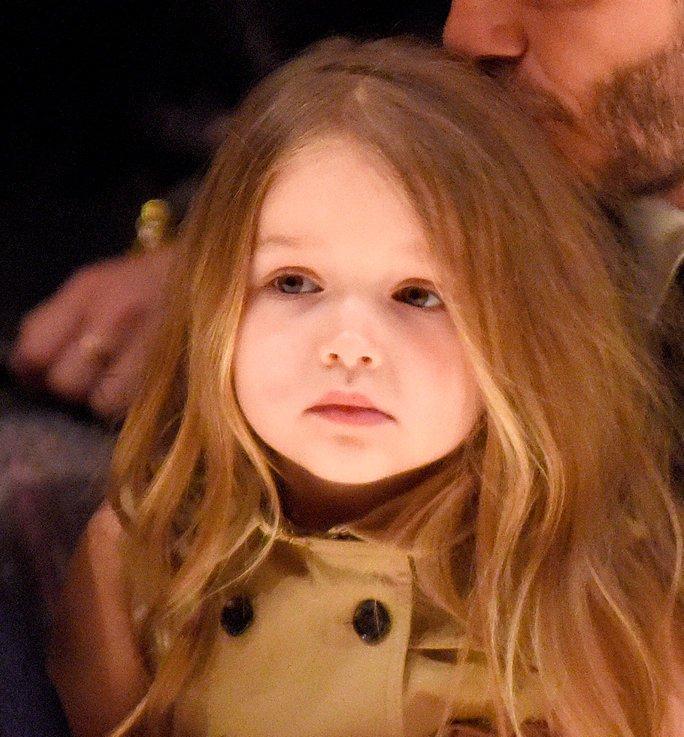 哈珀·贝克汉姆|发育迅猛！贝克汉姆11岁女儿大变样，近照相貌成熟，1米6身材壮硕