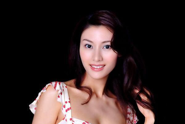 洪欣|遭李嘉欣掌掴,被闺蜜“送”给刘銮雄,洪欣遥控器事件是真是假?