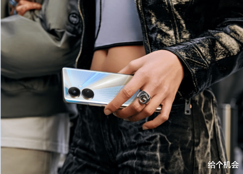 算法|realme全新一代高颜值机型,真我10pro是否值得入手?