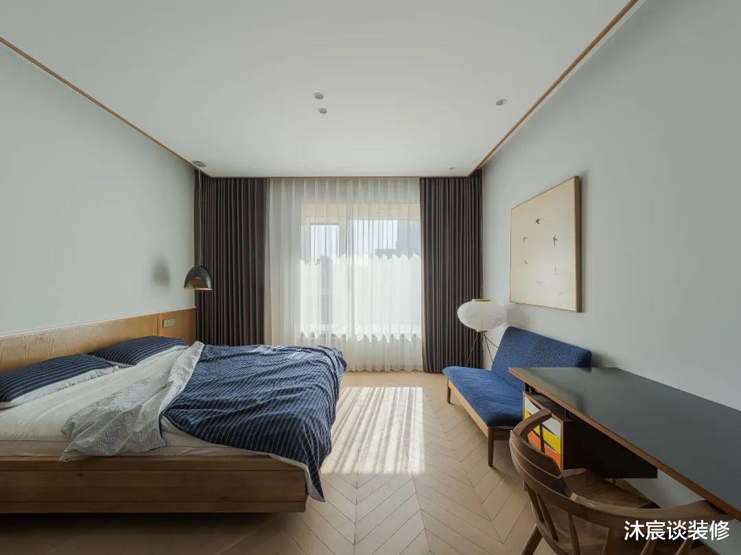 她花50W把150㎡装修好,客厅改成“横厅”很通透,朋友个个说好看