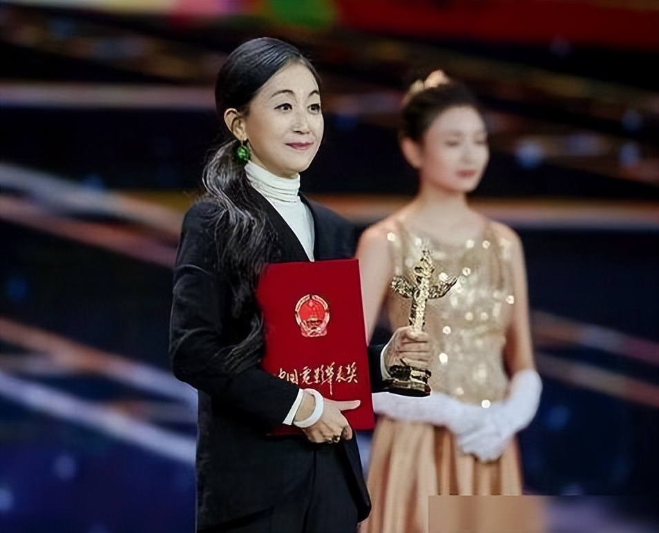 柳岩|演员陈瑾:一辈子吃穿不愁,57岁依旧未婚未育,她在追求什么?