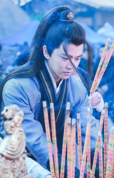 娱乐圈|任嘉伦新剧造型，古装太适合，望多演