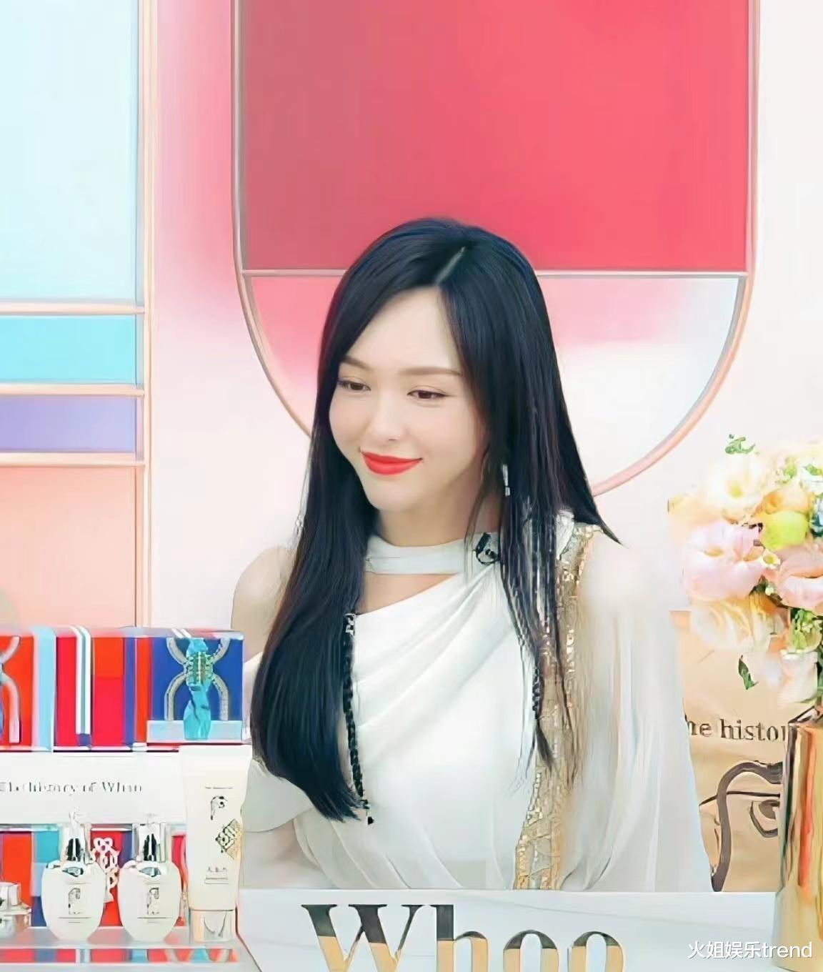 唐嫣|唐嫣直播间状态遭网友热议,唐嫣胖了吗?